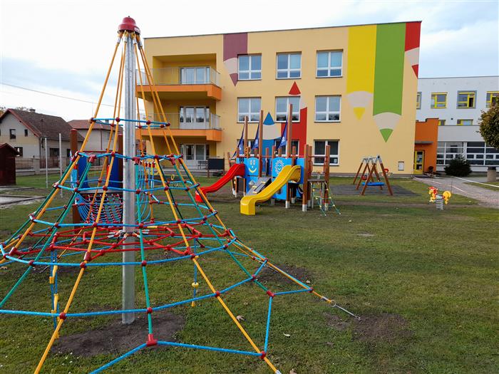 Dětské hřiště u MŠ