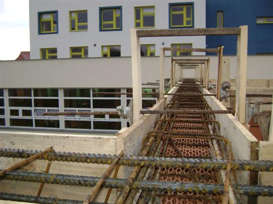 Předmětem projektu je výstavba nové víceúčelové sportovní haly při základní a mateřské škole v Kopidlně. 